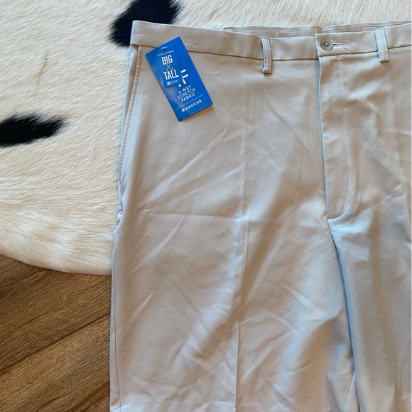 Haggar Cool 18® Pro performance khaki Shorts - Picture 2 of 12